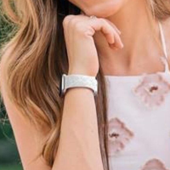 NEW 4 Pack Floral Apple Watch Bands - Picture 5 of 7